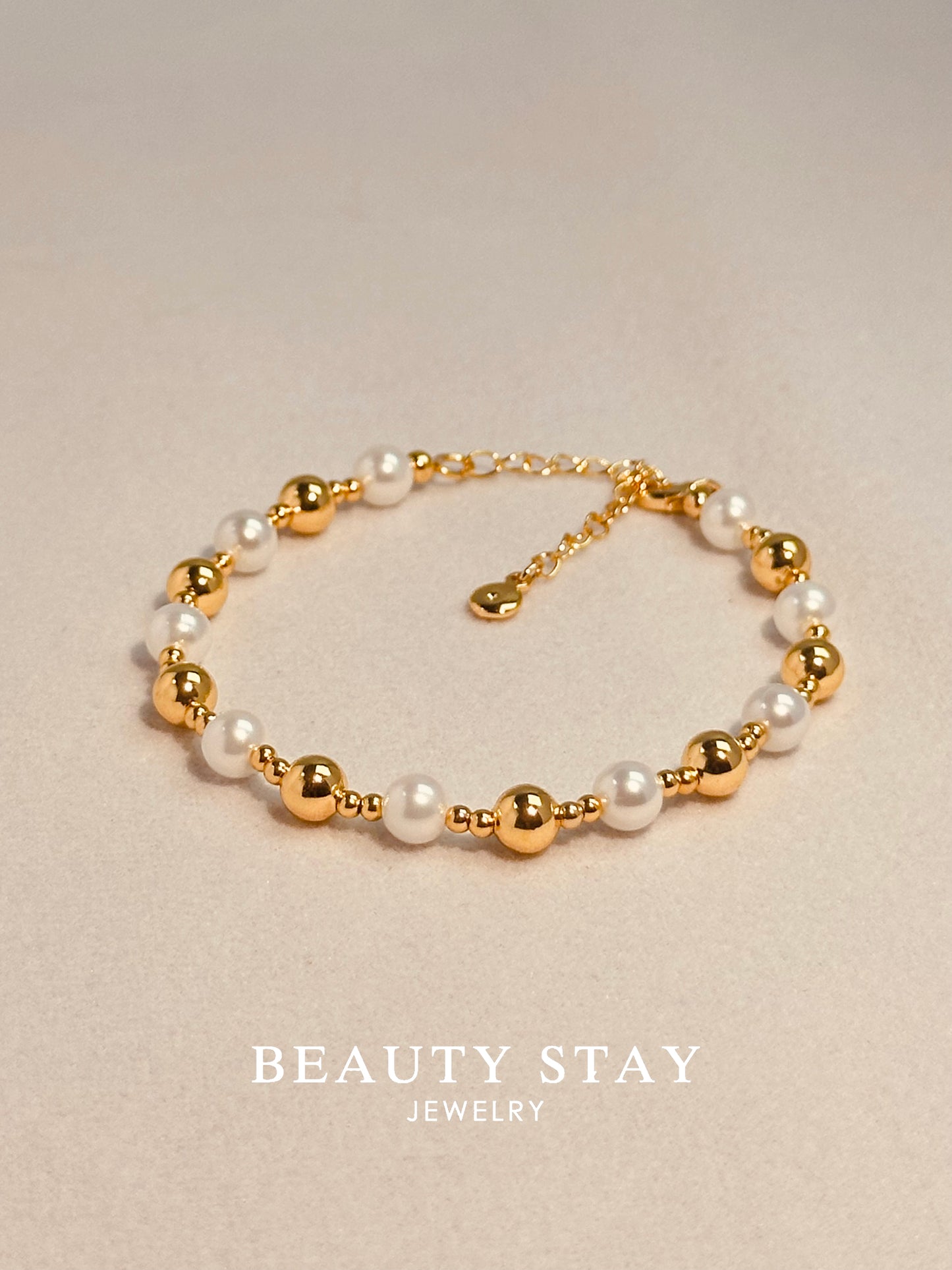 Baroque gold pearl bracelet-ball