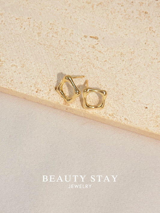 Gold plated versatile earrings-cube