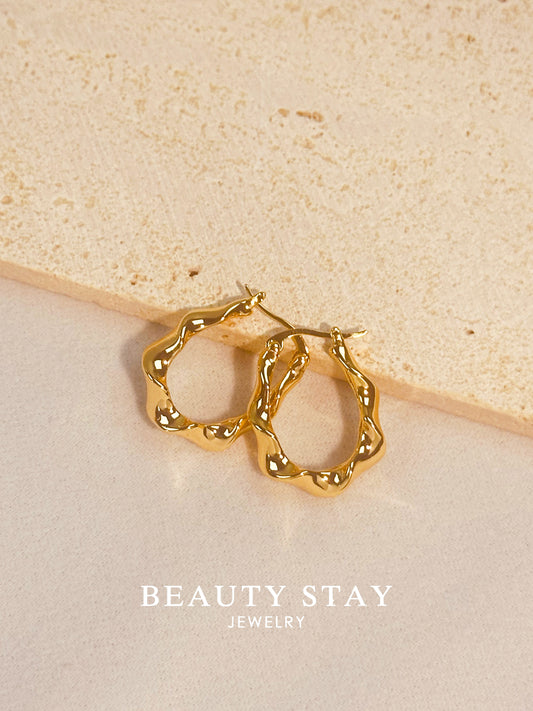 Gold plated versatile earrings-wave