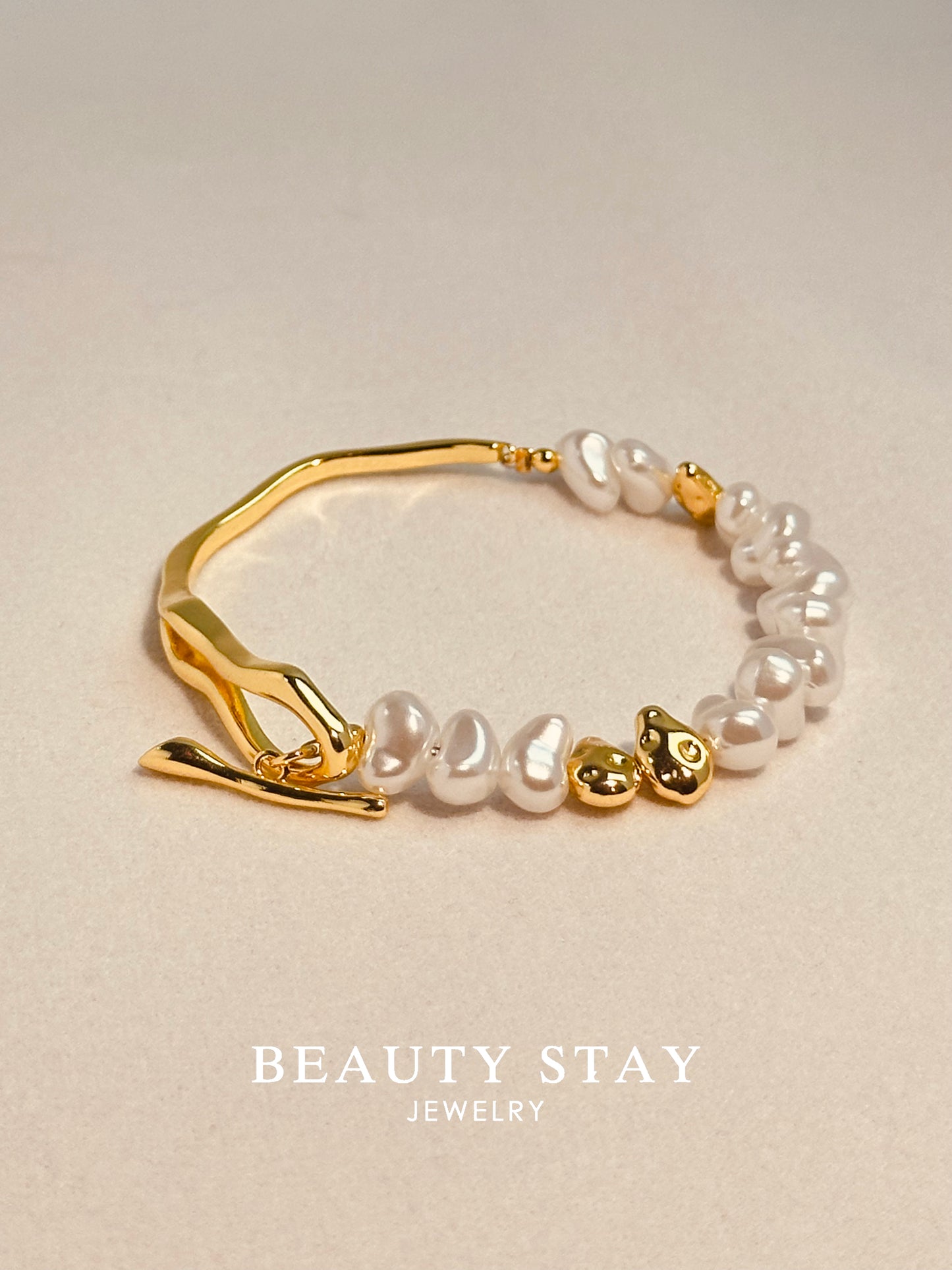 Baroque gold pearl bracelet-curve